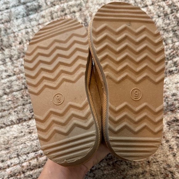 Cozy Brown Suede Slippers - Picture 4 of 5